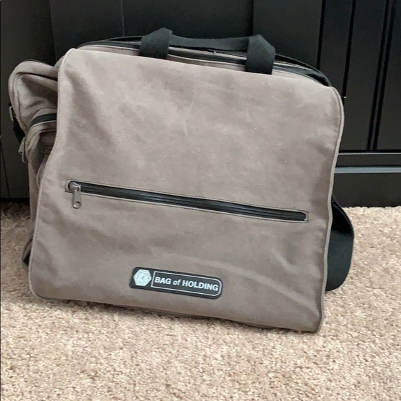 thinkgeek messenger bag of holding